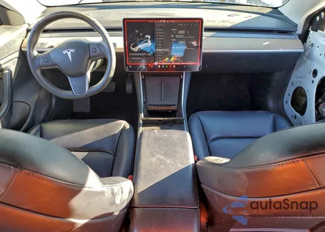 2019 Tesla Model 3 z USA, uszkodzony, nr VIN 5YJ3E1EBXKF512674